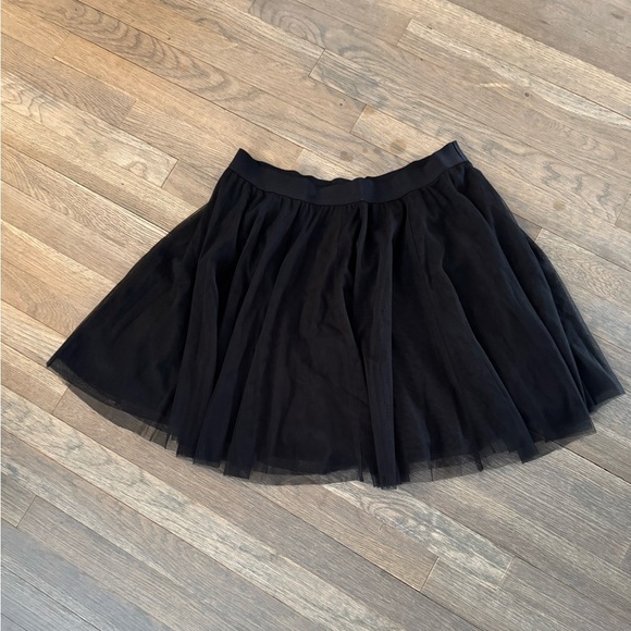 Lauren Conrad Elegant Black Tulle Skirt size large - Picture 2 of 8